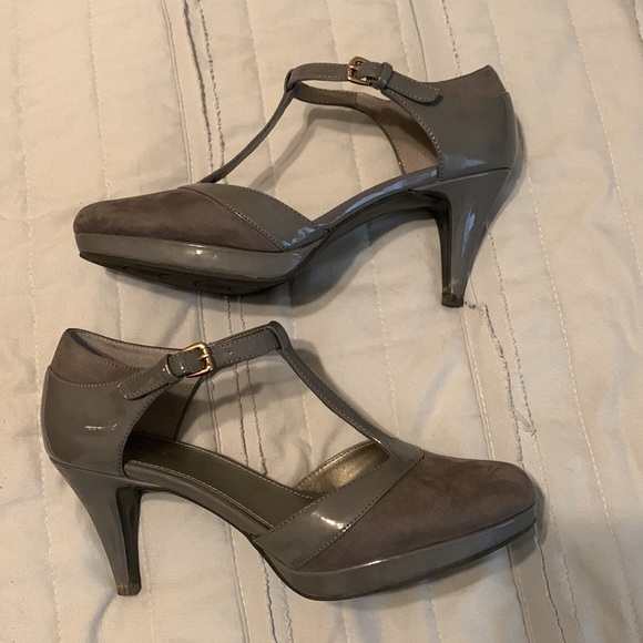 Heels - Picture 2 of 9